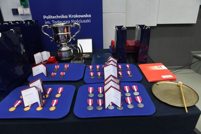 Pracownicy WM odznaczeni podczas Inauguracji roku akademickiego 2023/2024