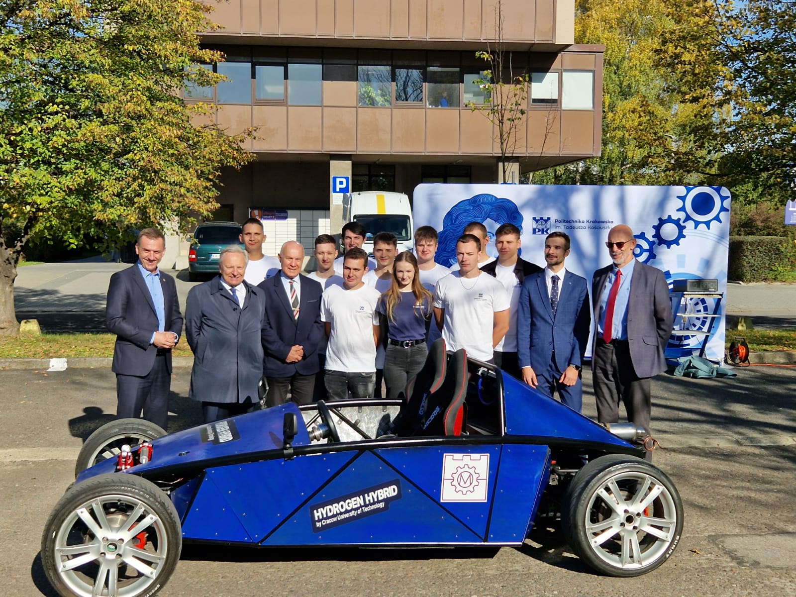 H2H – nowy bolid wodorowo-elektryczny Koła Naukowego „Silniki Spalinowe”